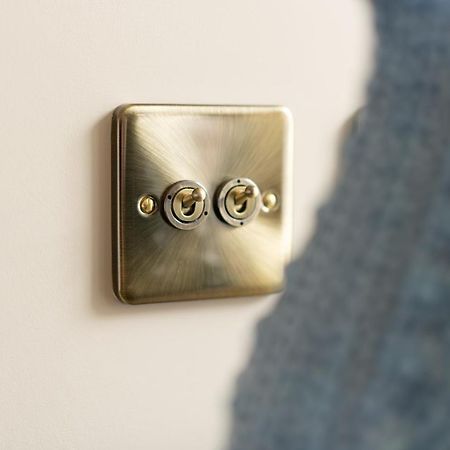 The Ironmongers Boutique Accommodation إيلشيم المظهر الخارجي الصورة