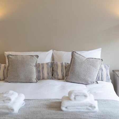 The Ironmongers Boutique Accommodation إيلشيم المظهر الخارجي الصورة