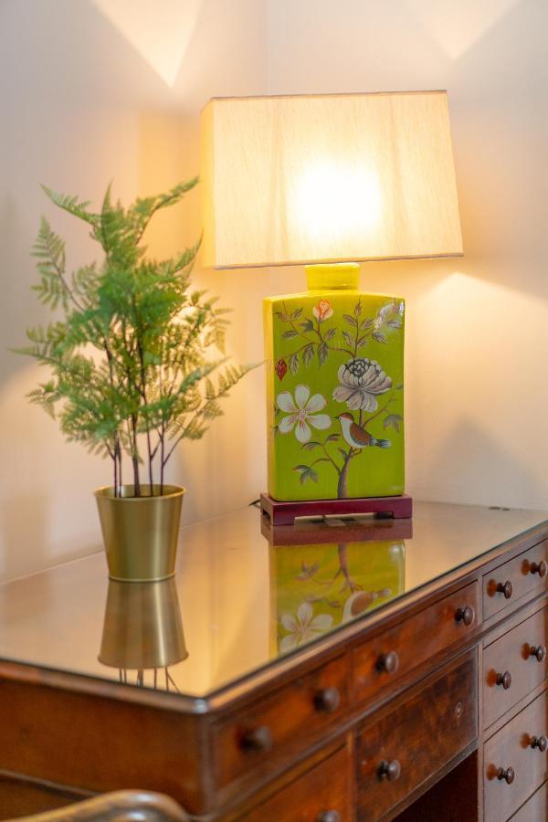 The Ironmongers Boutique Accommodation إيلشيم المظهر الخارجي الصورة