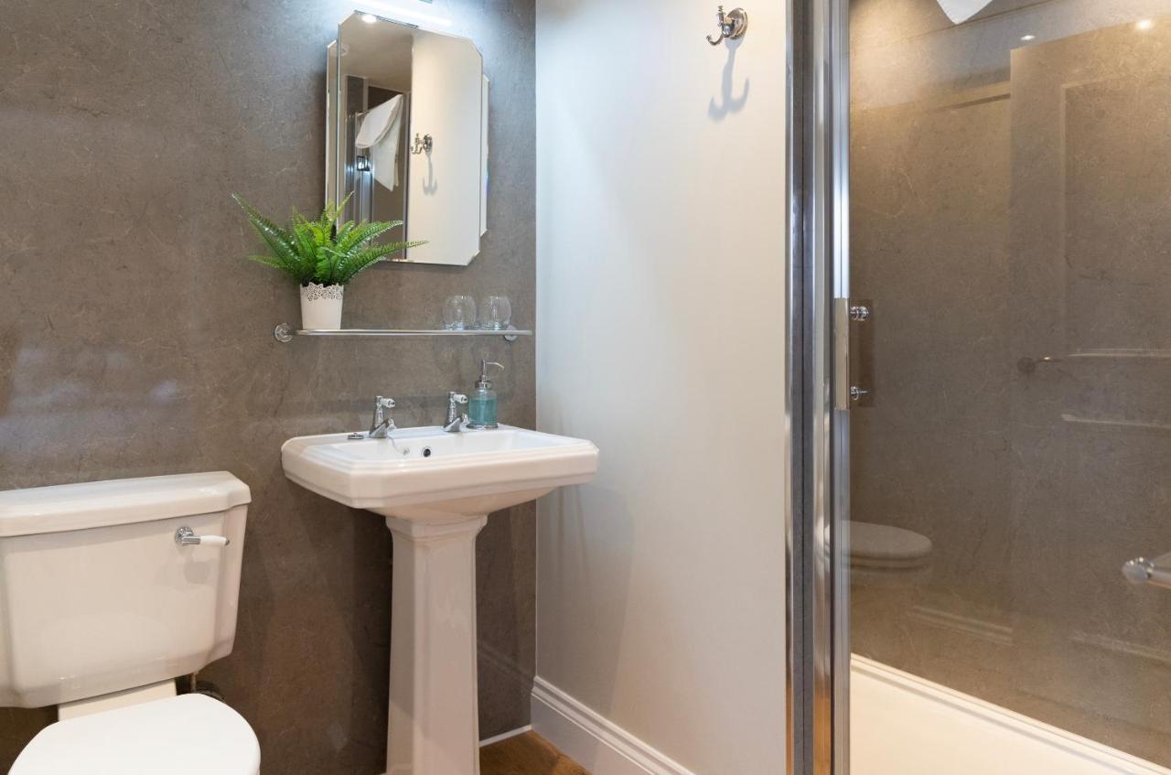 The Ironmongers Boutique Accommodation إيلشيم المظهر الخارجي الصورة